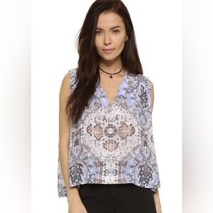 Free People Super-v Printed Darcy bohemian flowy V-neck swing top, S